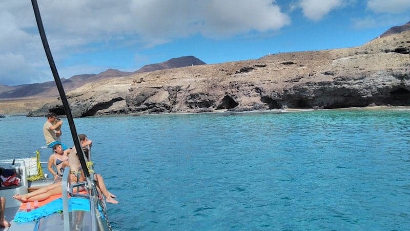 Costa de Fuerteventura desde el catamarán