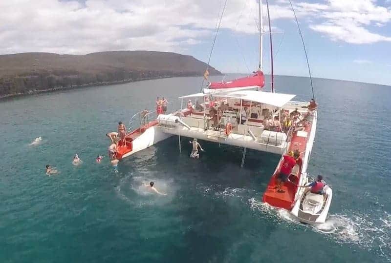 Bañarse en el mar y hacer snorkel